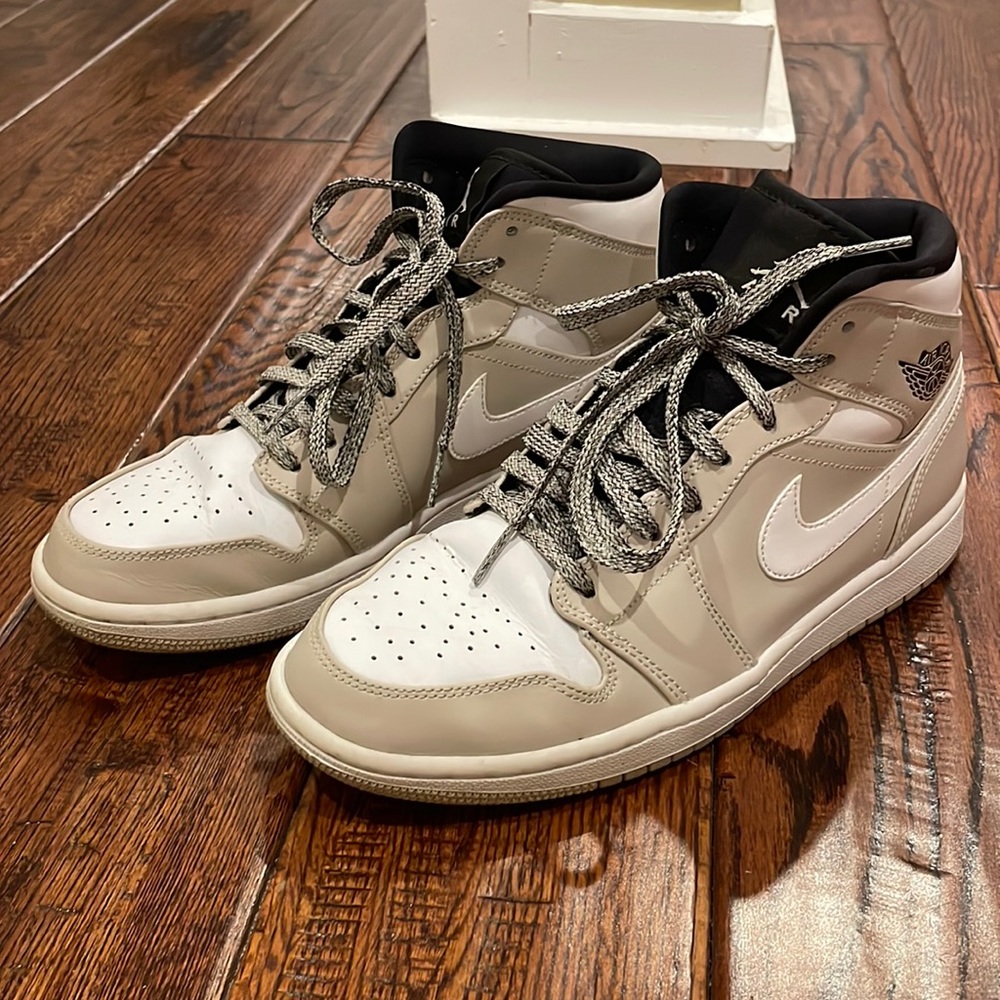 Jordan Sneakers in White and Tan